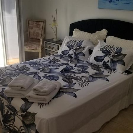 Bollène Chambre D'Hote La Petite Maison Du Puits מראה חיצוני תמונה